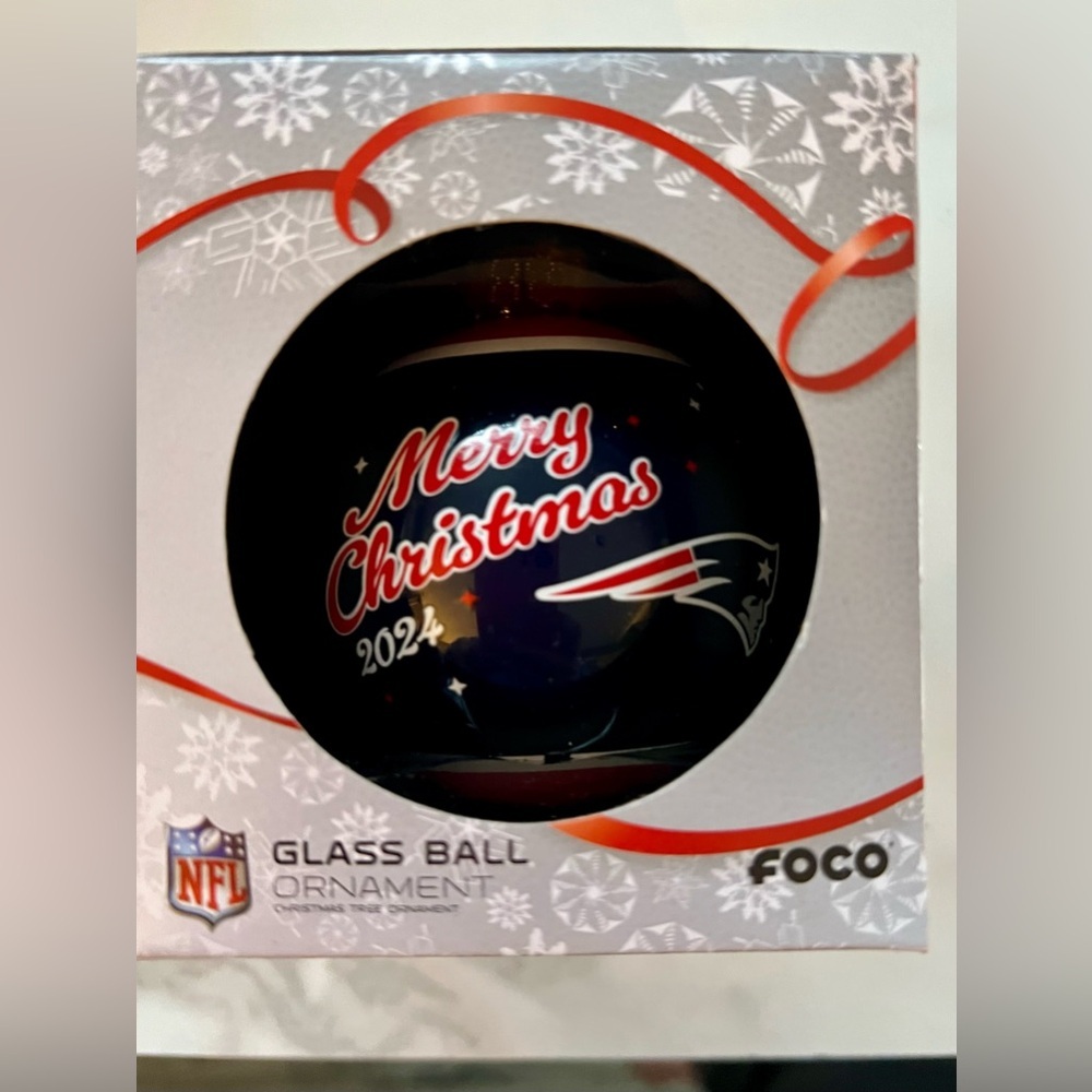New England Patriots 2024 Merry Christmas Glass Ball Ornament NIB NFL FOCO NWT​